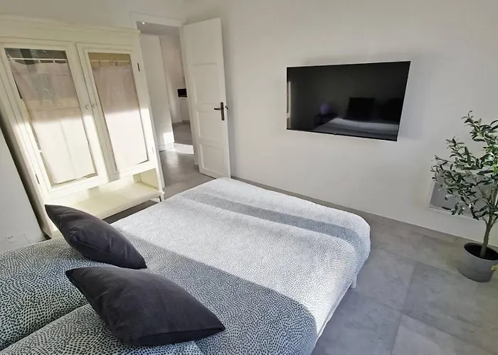 MaxBnb - ISLY - T2 Balcon/clim 50m² - Ouest -